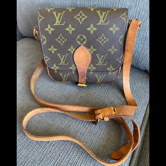 Louis Vuitton Handbags - Vintage Louis Vuitton Shoulder/Crossbody Bag 100% Authentic